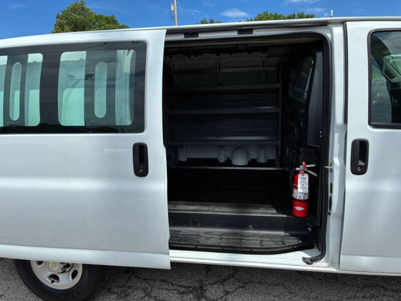 2022 Chevrolet Express 2500