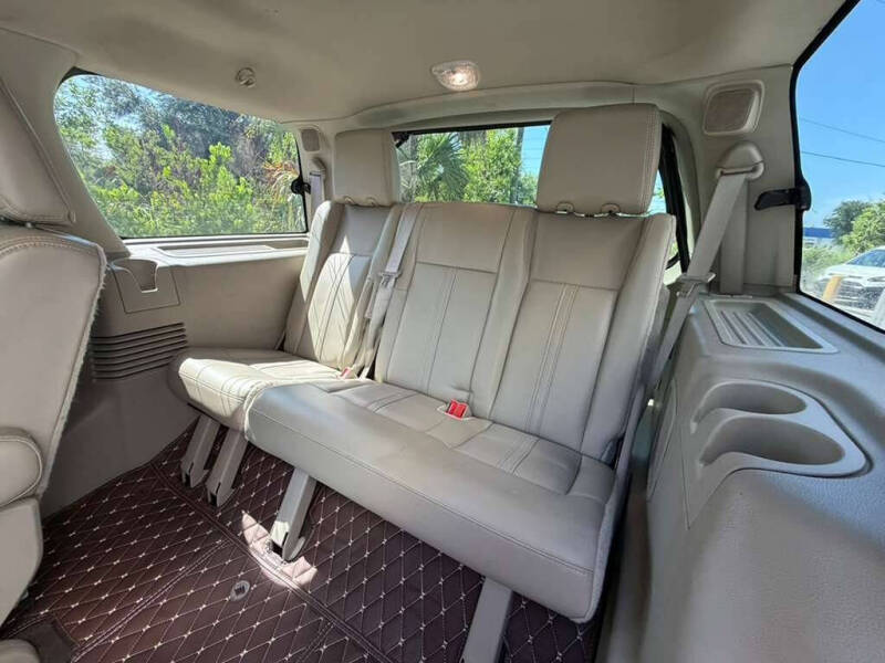 2017 Lincoln Navigator Select