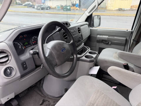 2010 Ford E-Series E-350 SD XLT