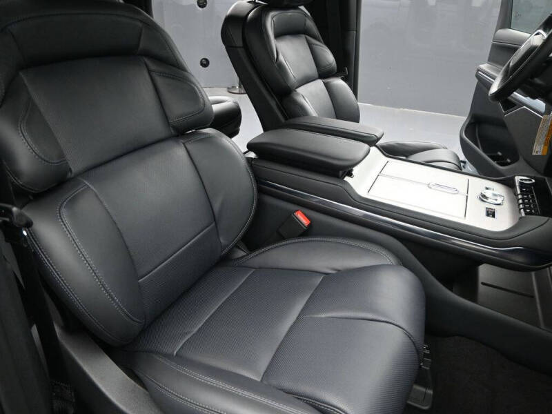 2025 Lincoln Navigator L Reserve