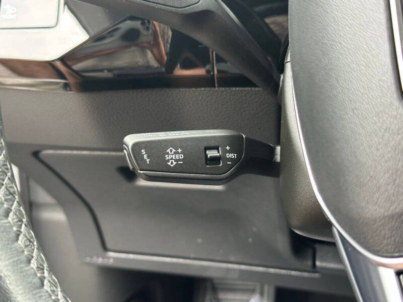 2024 Audi Q8 e-tron quattro Premium Plus