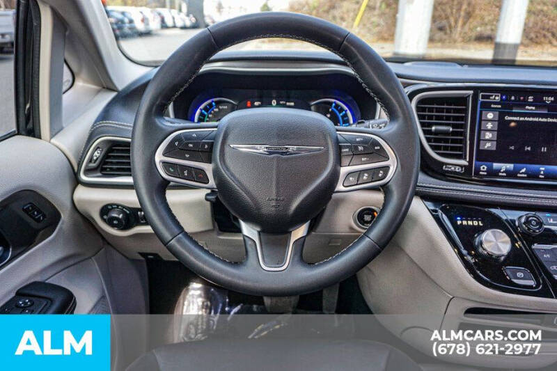 2024 Chrysler Pacifica Plug-In Hybrid Select