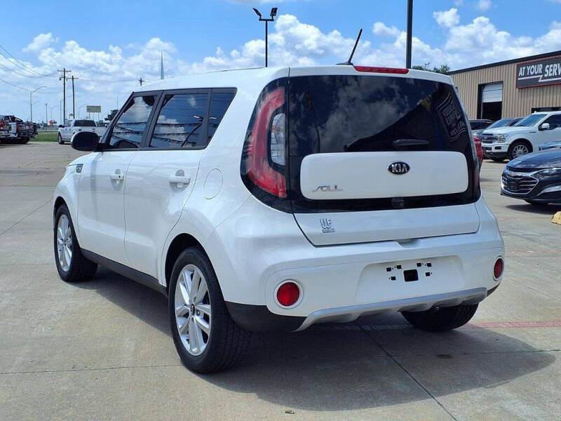 2019 Kia Soul +