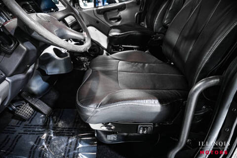 2005 Freightliner M2 106