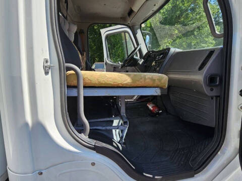 2014 Freightliner M2 106