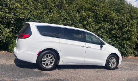 2024 Chrysler Pacifica Touring L