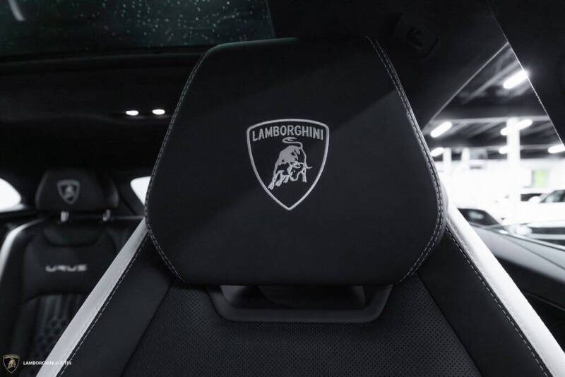 2023 Lamborghini Urus S