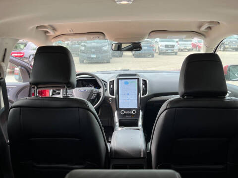 2022 Ford Edge Titanium