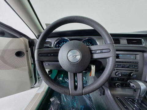 2011 Ford Mustang V6