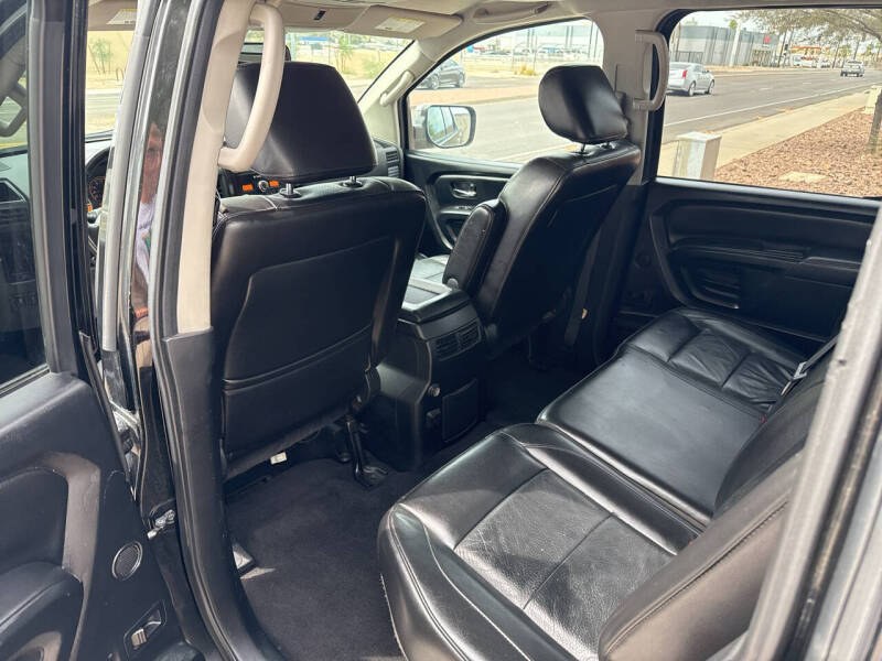 2015 Nissan Titan SV