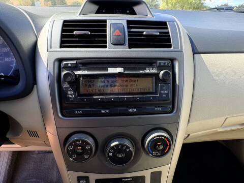 2012 Toyota Corolla LE