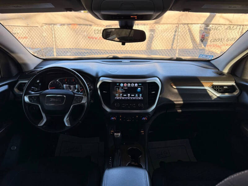 2018 GMC Acadia SLE-2