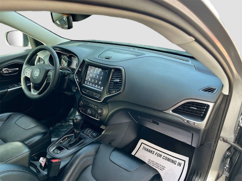 2022 Jeep Cherokee Latitude Lux