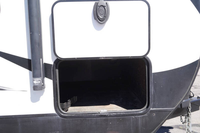 2017 Cruiser RV Stryker 3010