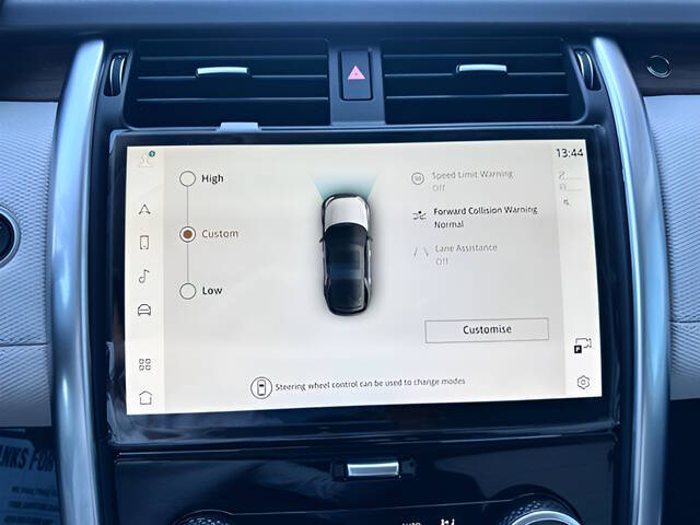 2025 Land Rover Discovery P300 Dynamic SE