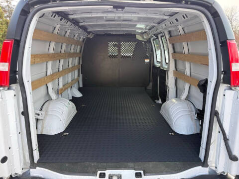 2023 GMC Savana 2500