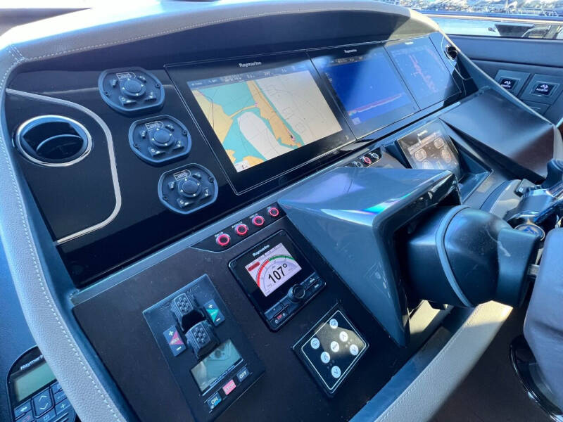 2020 Fairline Squadron