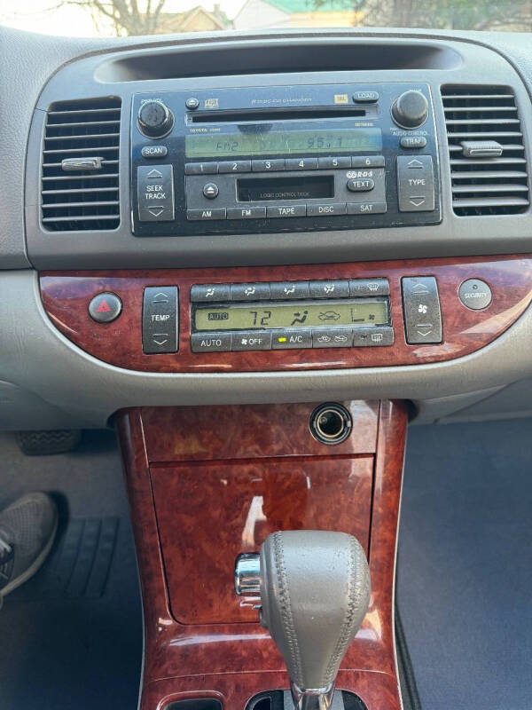 2006 Toyota Camry XLE photo 29