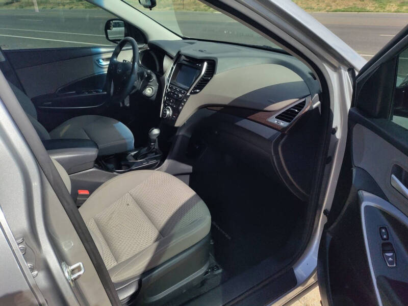 2017 Hyundai Santa Fe SE