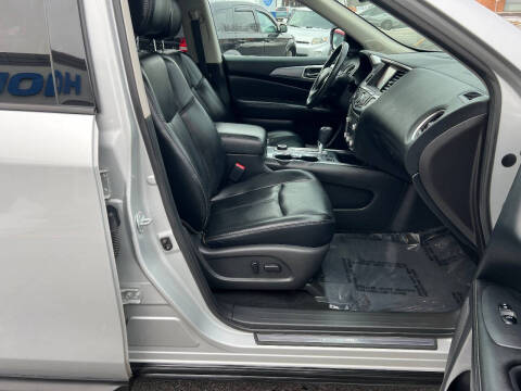 2017 Nissan Pathfinder Platinum