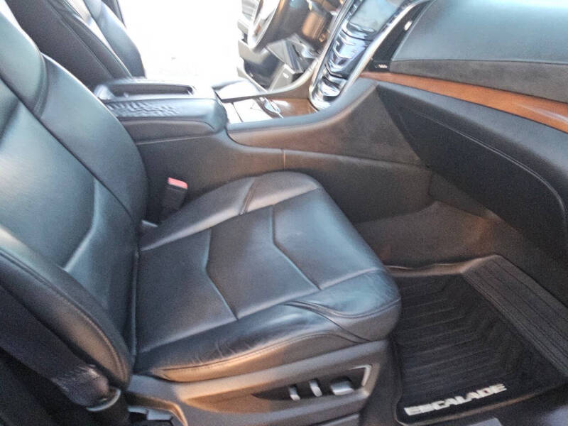 2017 Cadillac Escalade ESV Premium Luxury