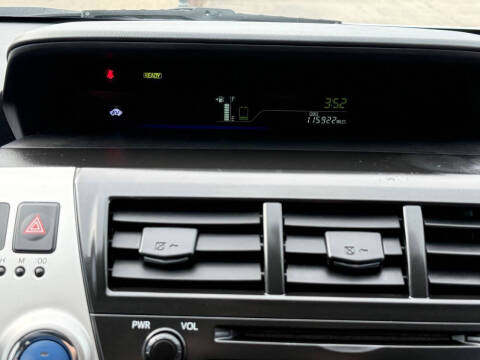 2013 Toyota Prius v Two