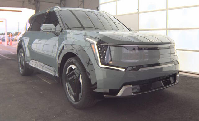 2024 Kia EV9 Land