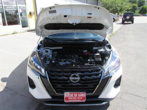 2023 Nissan Kicks SR