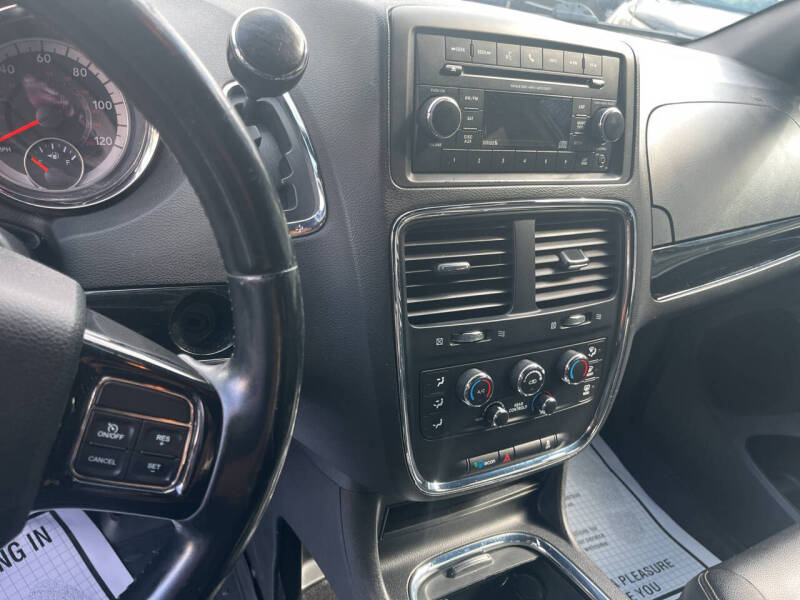 2015 Dodge Grand Caravan SXT Plus