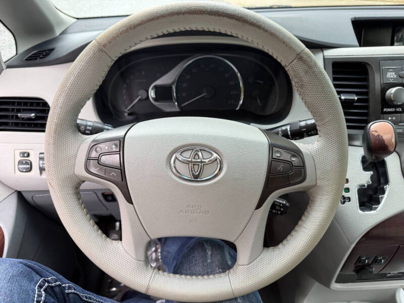 2011 Toyota Sienna XLE 7-Passenger