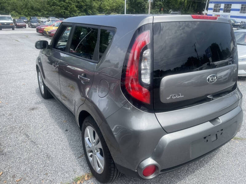 2016 Kia Soul +