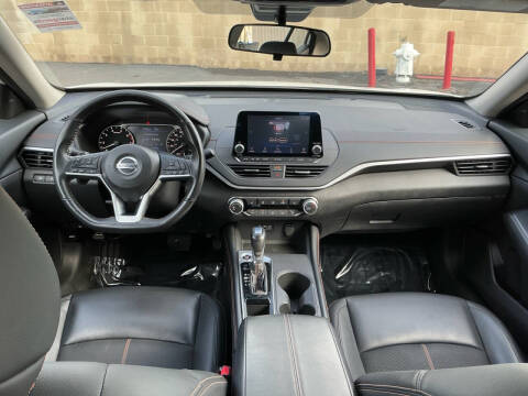 2022 Nissan Altima 2.0 SR