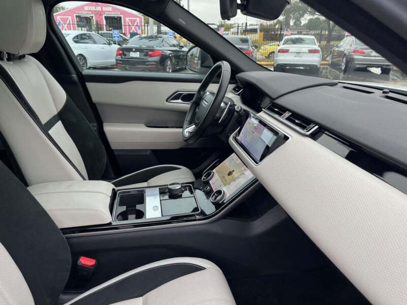 2019 Land Rover Range Rover Velar P250 R-Dynamic SE