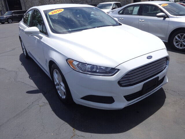 2016 Ford Fusion SE