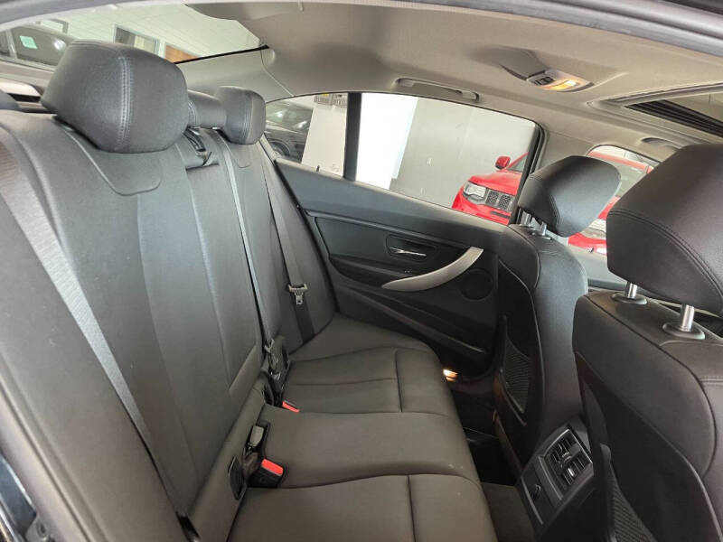 2017 BMW 3 Series 320i xDrive