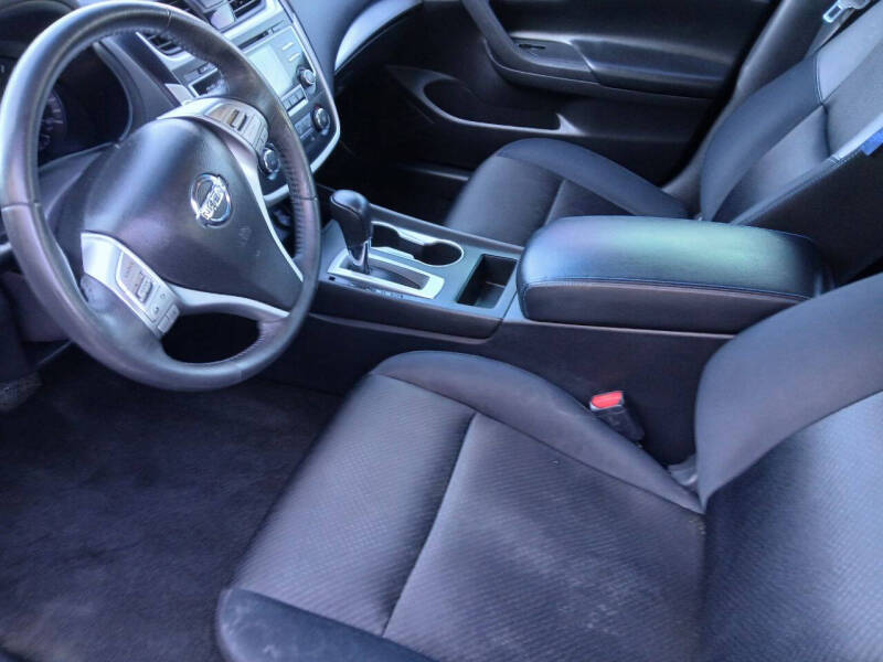 2016 Nissan Altima 2.5 SR