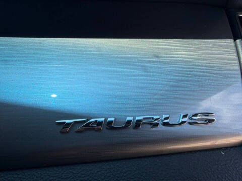 2016 Ford Taurus SEL