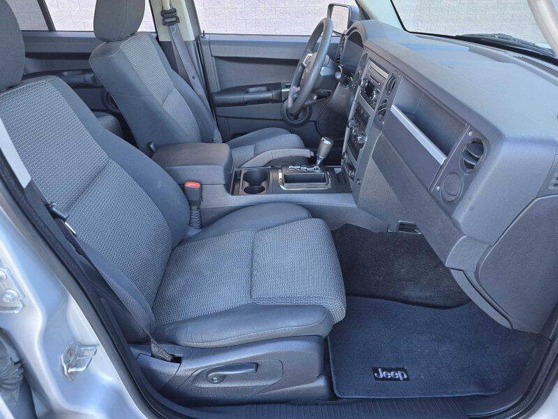 2008 Jeep Commander Sport