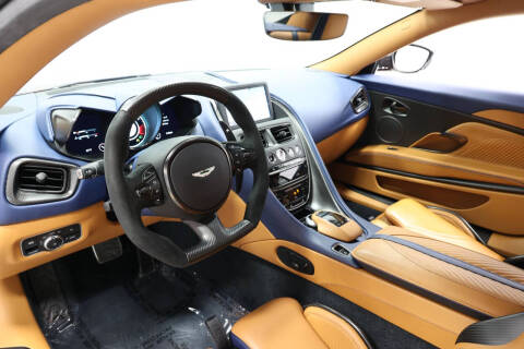2023 Aston Martin DBS
