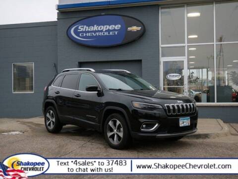2019 Jeep Cherokee for sale at SHAKOPEE CHEVROLET in Shakopee MN