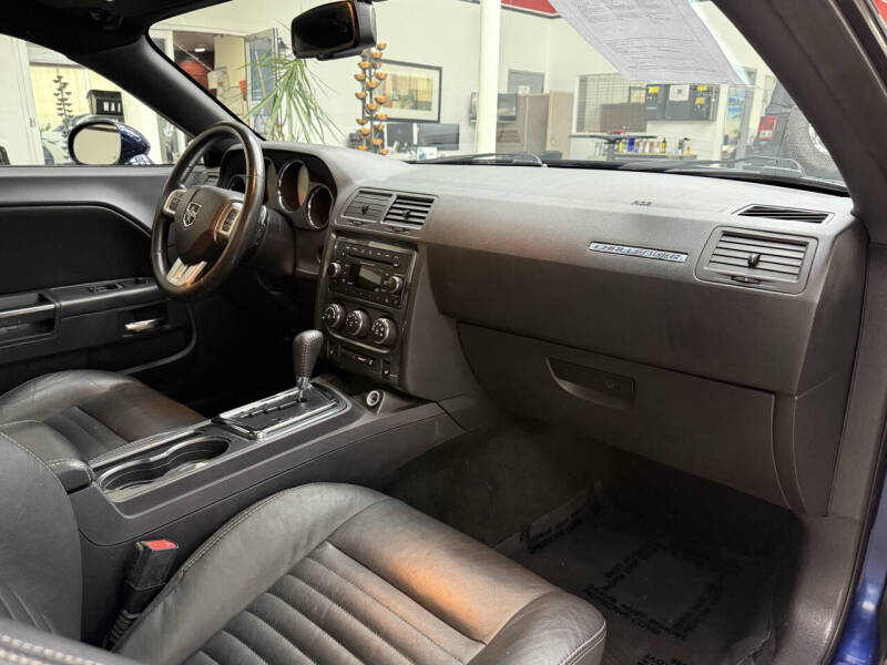 2013 Dodge Challenger SXT