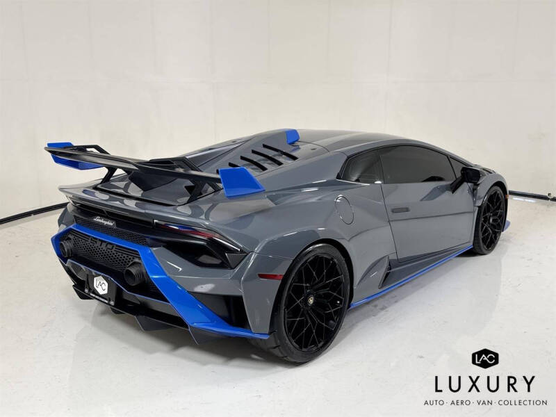 2023 Lamborghini Huracan STO