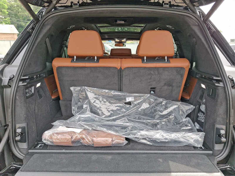 2025 BMW X7 M60i