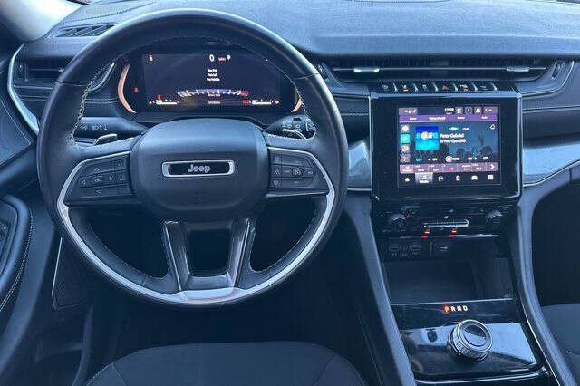 2022 Jeep Grand Cherokee L Laredo