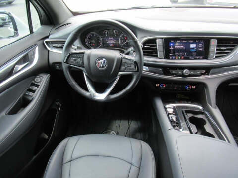 2022 Buick Enclave Essence