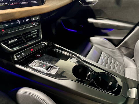 2023 Audi e-tron GT quattro Premium Plus