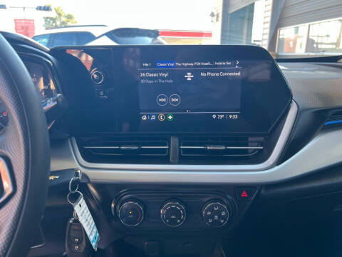 2025 Chevrolet Trax LS