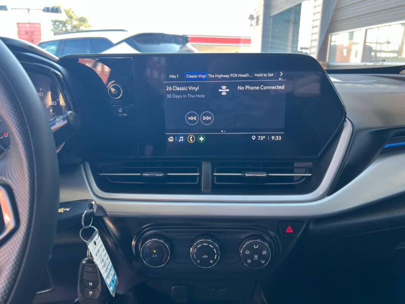 2025 Chevrolet Trax LS