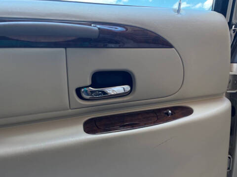 2002 Lincoln Town Car Cartier