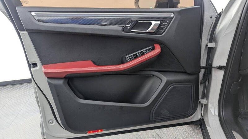 2021 Porsche Macan S